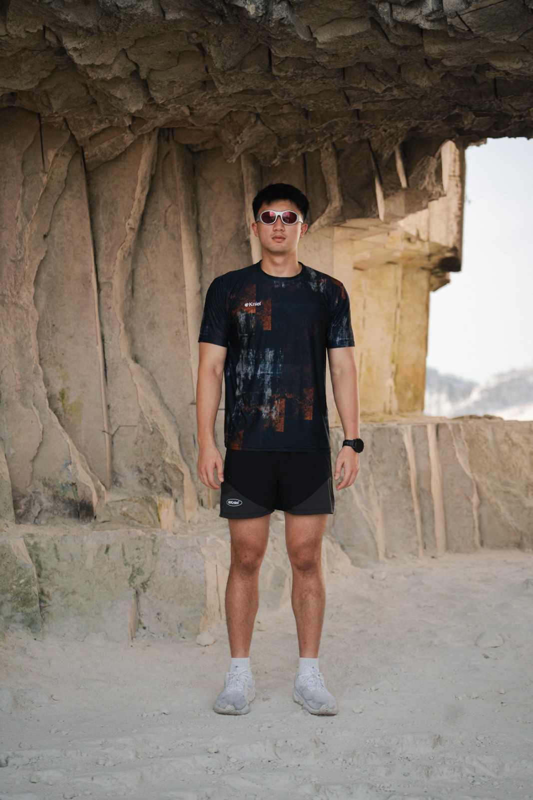 Vybe Series [NEW] Men Short Sleeve – Jersey Olahraga Lari Pria Kniel Movement Collection - Detail